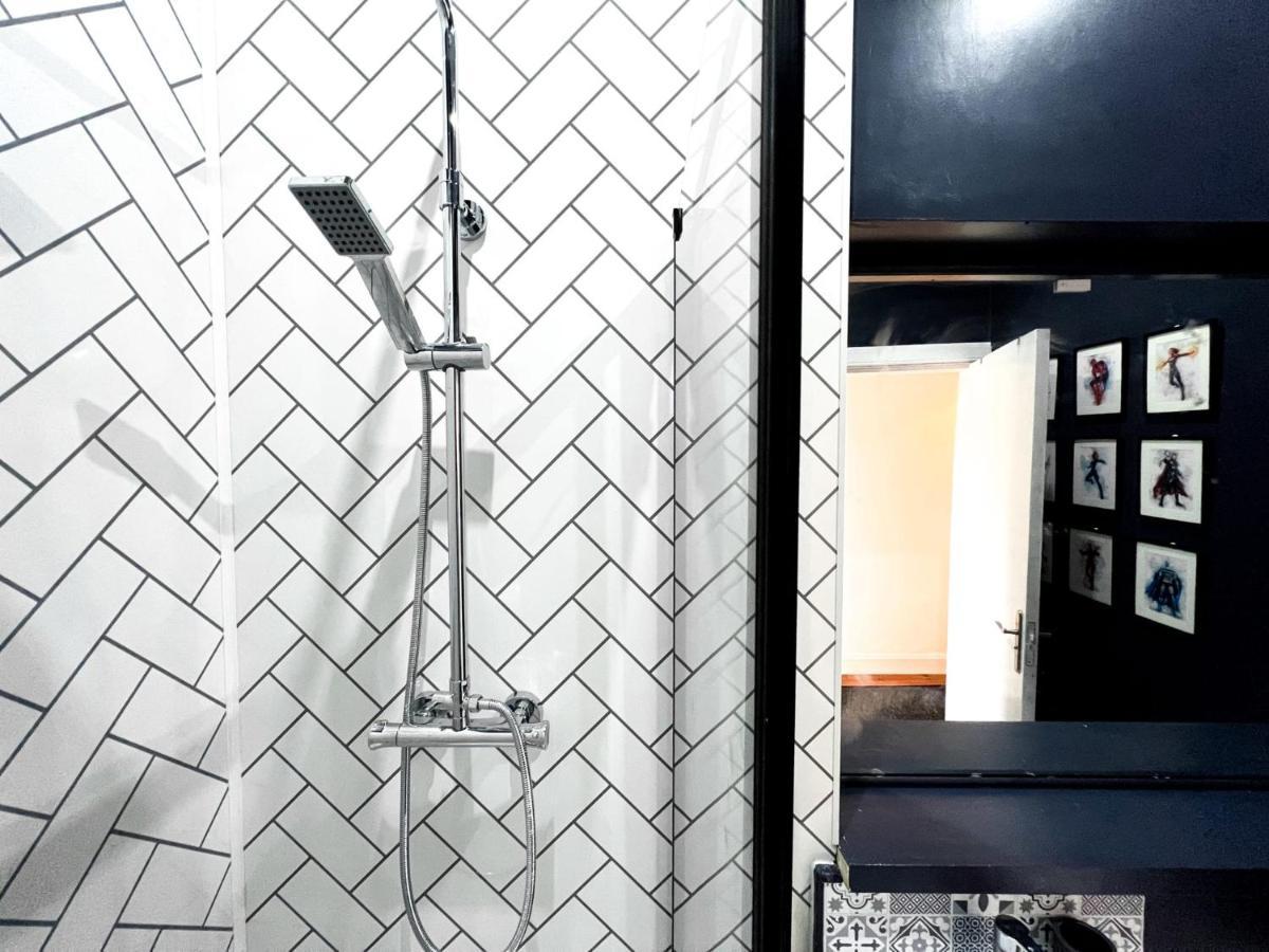 Bohemian 1Br Flat In Abbeyhill Apartment เอดินบะระ ภายนอก รูปภาพ