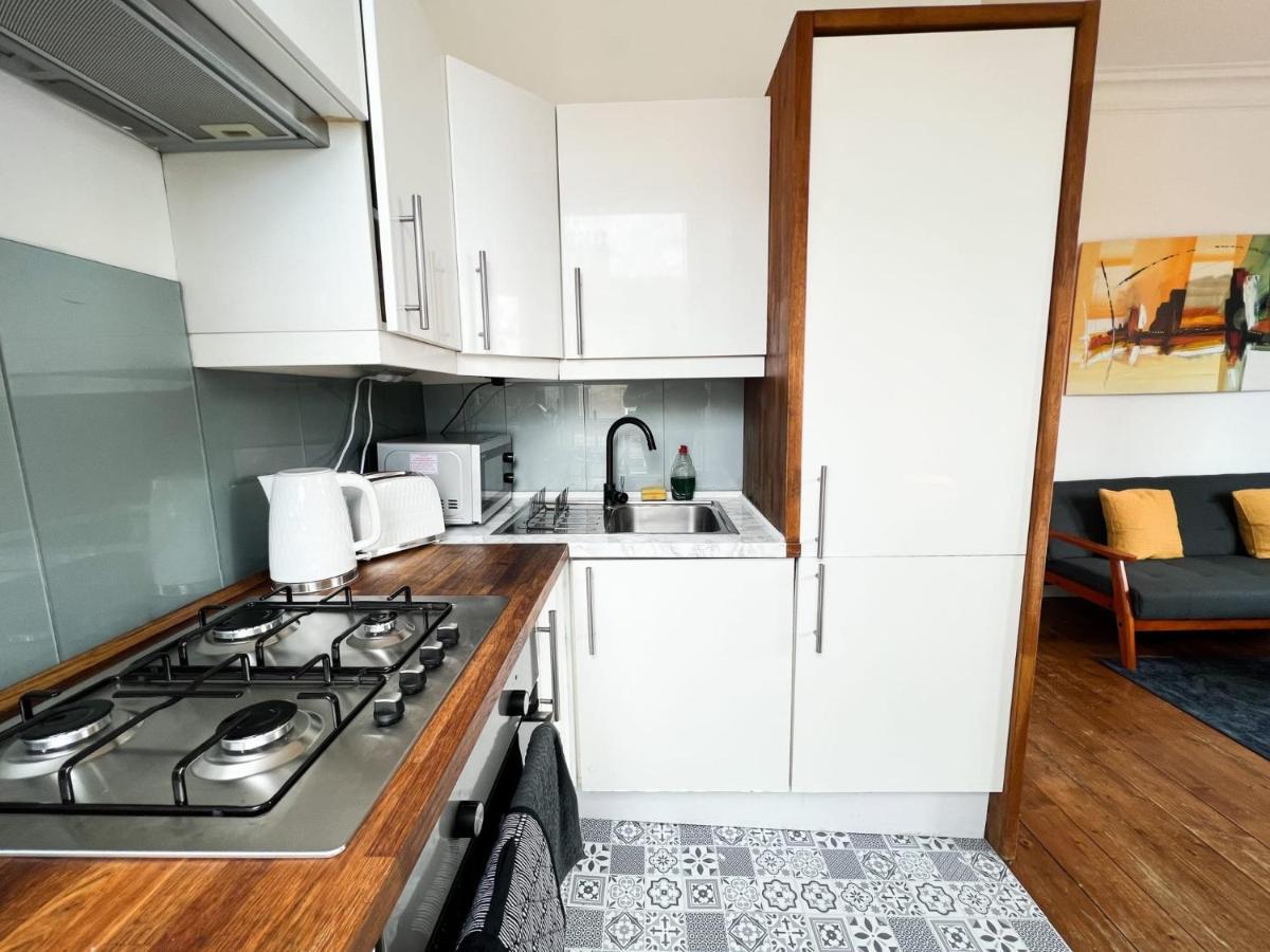 Bohemian 1Br Flat In Abbeyhill Apartment เอดินบะระ ภายนอก รูปภาพ