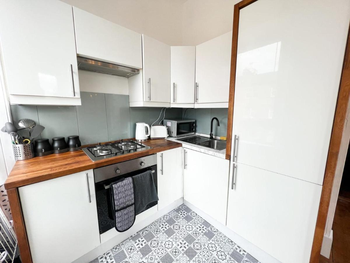 Bohemian 1Br Flat In Abbeyhill Apartment เอดินบะระ ภายนอก รูปภาพ